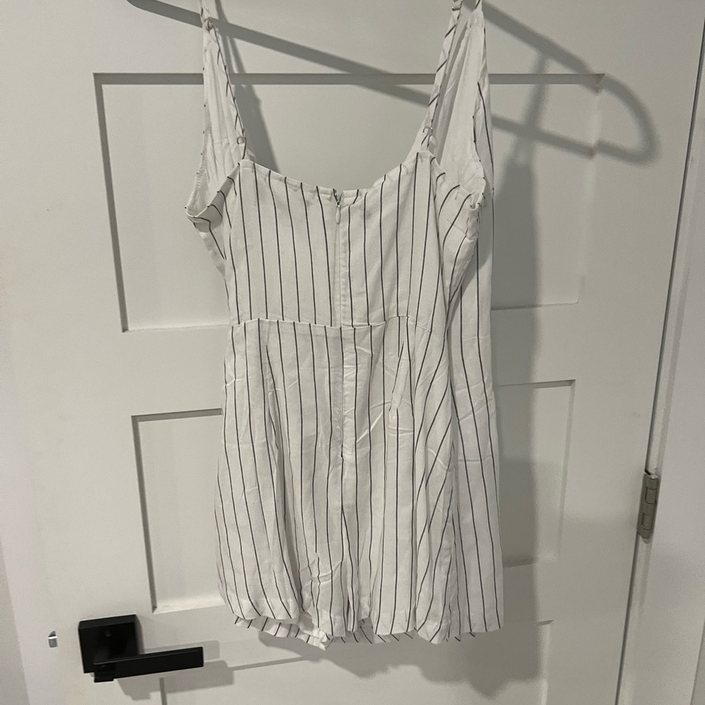 NWOT lulus romper skort - Picture 4 of 7